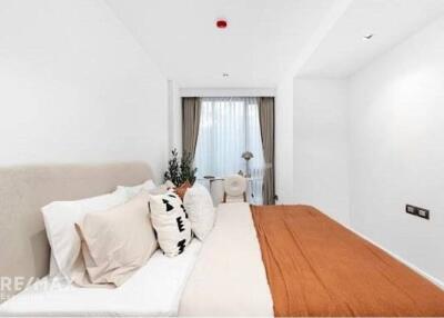 Luxurious 1-Bedroom Condo with BTS Phloen Chit 4 mins walk in Craft Ploenchit, Bangkok