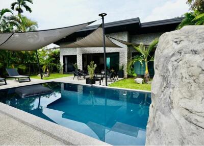 3 Bedroom Jungle pool Villa in Maenam, Koh Samui, Thailand