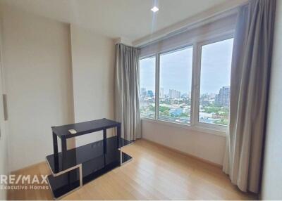 Spacious 3 Bedroom Condo Just 3 Mins Walk to BTS Thong Lo