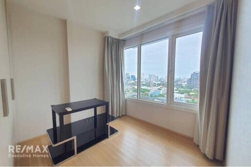 Spacious 3 Bedroom Condo Just 3 Mins Walk to BTS Thong Lo