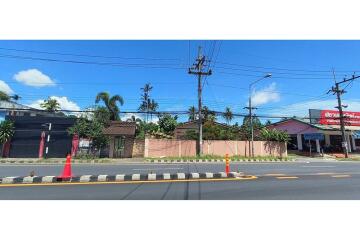 1,000 Sqm., 3 Beds, 2 Baths Townhouse listed for ฿ 7,500,000.