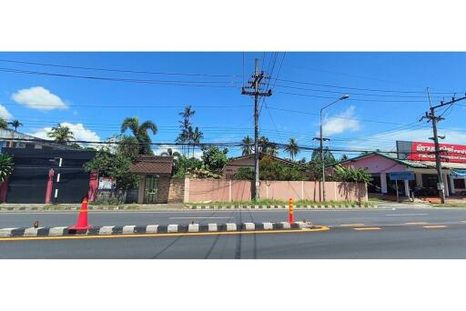 1,000 Sqm., 3 Beds, 2 Baths Townhouse listed for ฿ 7,500,000.