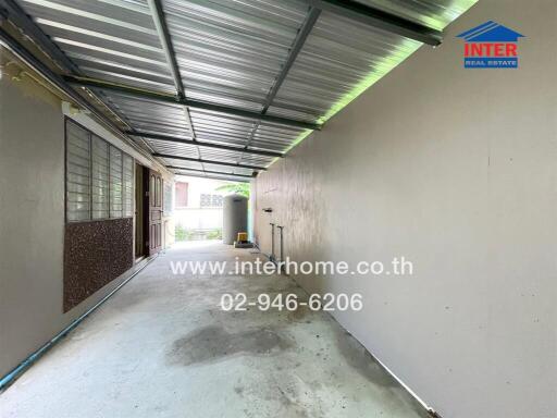 Covered outdoor area with metal roofing