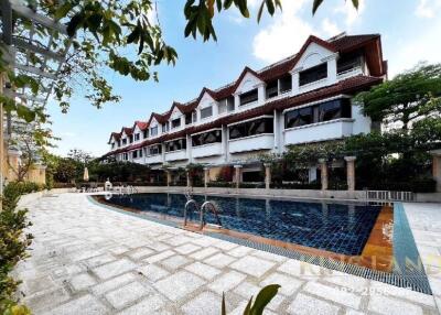 Residential building with swimming pool