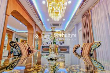 Luxurious dining room with ornate decor