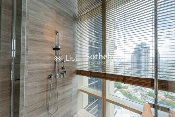 Modern bathroom with city view