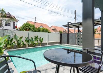 Newly renovated Pool villa with 2/3 Bedroom 3 Bathroom pool villa for sale at Koolpunt 9 , Hang dong, Chiang Mai