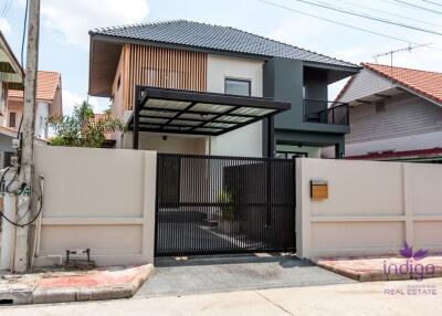 Newly renovated Pool villa with 2/3 Bedroom 3 Bathroom pool villa for sale at Koolpunt 9 , Hang dong, Chiang Mai