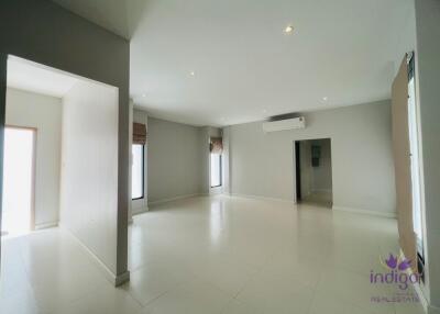 5 Bedroom newly renovated home for sale at World Club Land in Hangdong, Chiang Mai