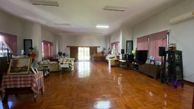 Large property for sale in Nong Han, Sansai. Ideal for develpment as a retirement home, resort or restaurant.