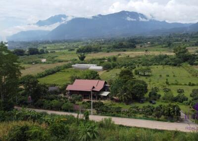 Countryside living. Riverfront 4 Bedroom teak house on a farm surrounded by beautiful mountain view. Chiang Dao, Chiang Mai