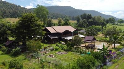 Countryside living. Riverfront 4 Bedroom teak house on a farm surrounded by beautiful mountain view. Chiang Dao, Chiang Mai