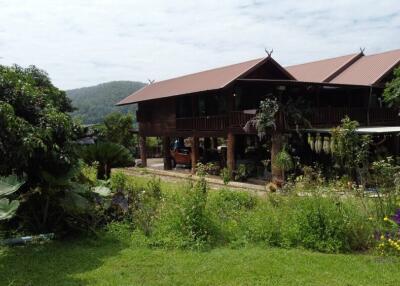 Countryside living. Riverfront 4 Bedroom teak house on a farm surrounded by beautiful mountain view. Chiang Dao, Chiang Mai