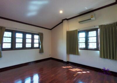 House for sale 6 bedroom with Land size 437 sqw at Moobaan Lanna ville , Sanphisuea ,Chiang Mai