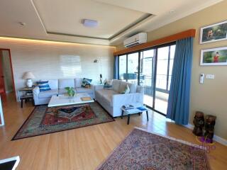 Beautiful and spacious 82 sqm condo in a great location just south of Chiang Mai city