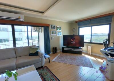 Beautiful and spacious 82 sqm condo in a great location just south of Chiang Mai city