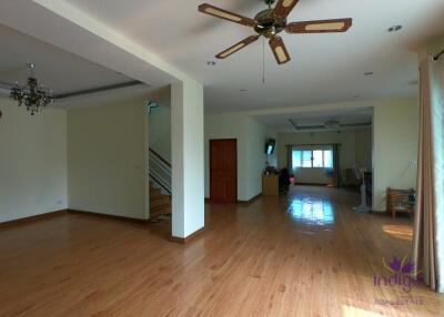 Beautiful large 4 bedroom house for sale with a large garden in Sanphakwan, Hangdong, Chiang Mai