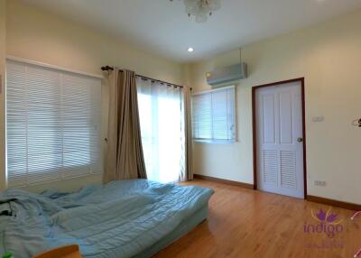 Beautiful large 4 bedroom house for sale with a large garden in Sanphakwan, Hangdong, Chiang Mai