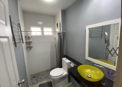 Lovely 3 bedroom townhouse in a quiet Thai neighborhood between Hangdong and the city.