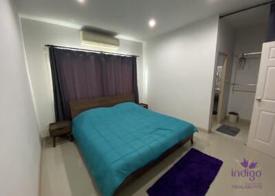 Lovely 3 bedroom townhouse in a quiet Thai neighborhood between Hangdong and the city.