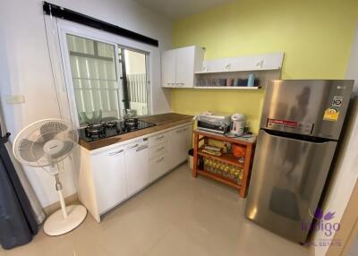 Lovely 3 bedroom townhouse in a quiet Thai neighborhood between Hangdong and the city.