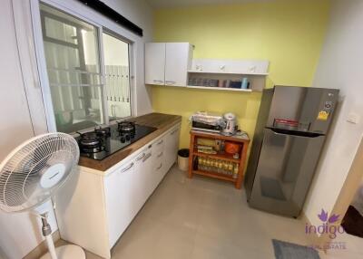 Lovely 3 bedroom townhouse in a quiet Thai neighborhood between Hangdong and the city.