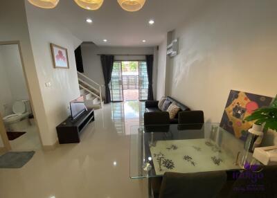 Lovely 3 bedroom townhouse in a quiet Thai neighborhood between Hangdong and the city.