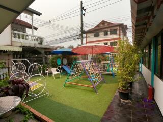 Great property with a house and a  restaurant business on the premises close to Big C Supercenter Hangdong, Chiang Mai