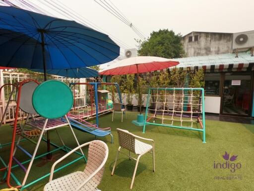 Great property with a house and a  restaurant business on the premises close to Big C Supercenter Hangdong, Chiang Mai