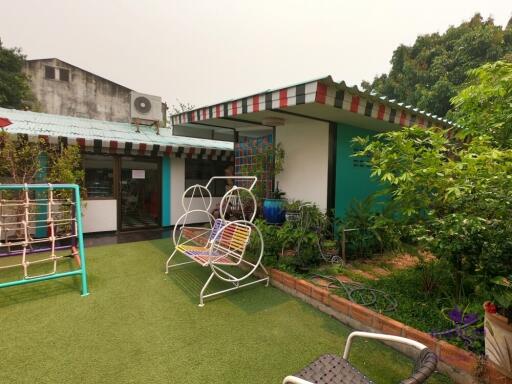 Great property with a house and a  restaurant business on the premises close to Big C Supercenter Hangdong, Chiang Mai