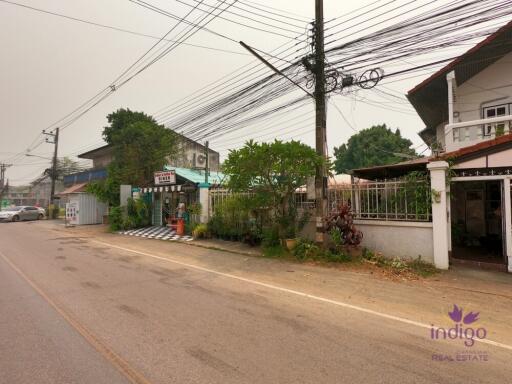 Great property with a house and a  restaurant business on the premises close to Big C Supercenter Hangdong, Chiang Mai