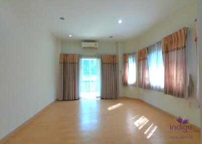 House for sale 5 bedroom unfurnished at Emperror2 near Meechock Plaza ,Faham ,Muang ,Chiangmai