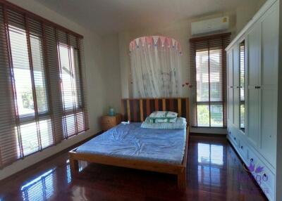 Beautiful 4 bedroom house for sale in a sought after community close to many international schools, Hangdong, Chiang Mai