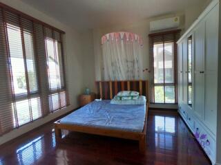 Beautiful 4 bedroom house for sale in a sought after community close to many international schools, Hangdong, Chiang Mai