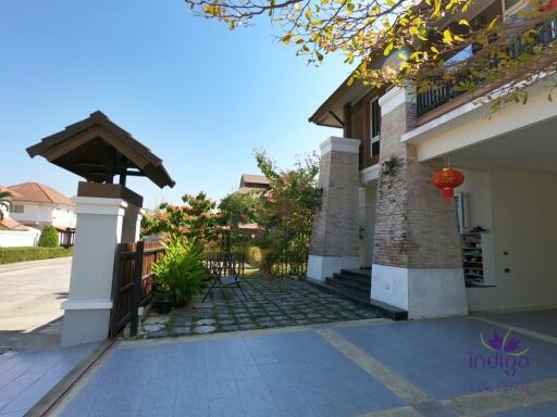 Beautiful 4 bedroom house for sale in a sought after community close to many international schools, Hangdong, Chiang Mai