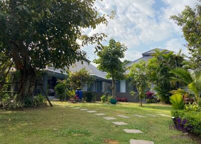 Superb property on a large 1 rai 14 wah plot of land and has a wonderful garden, private pool and entertaining sala.  Moo Baan Wangtan , Chiang Mai