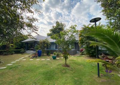 Superb property on a large 1 rai 14 wah plot of land and has a wonderful garden, private pool and entertaining sala.  Moo Baan Wangtan , Chiang Mai