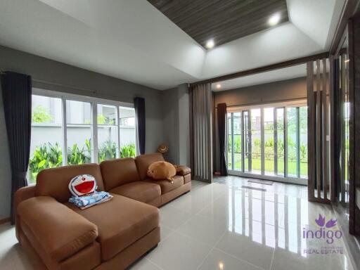 Brand new! Stylishly decorated home in an exclusive community on Hangdong-Samoeng Road. Close to many international schools!