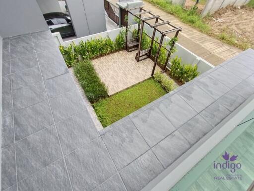 Brand new! Stylishly decorated home in an exclusive community on Hangdong-Samoeng Road. Close to many international schools!