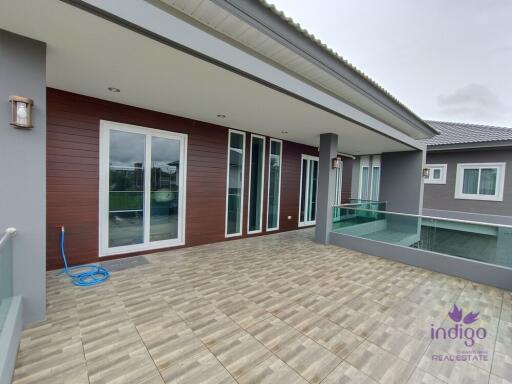 Brand new! Stylishly decorated home in an exclusive community on Hangdong-Samoeng Road. Close to many international schools!