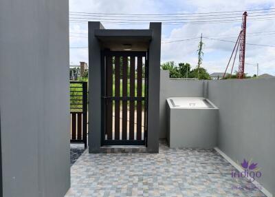 Brand new! Stylishly decorated home in an exclusive community on Hangdong-Samoeng Road. Close to many international schools!