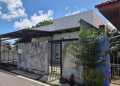 House for sale 3 bedroom partly furnishedd at Sanphisuea ,Muang ,Chiang Mai