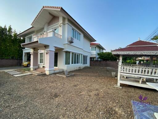 Beautiful large 3 bedroom house for sale in Moo Baan Wararom Kaew Nawarat Doi Saket Chiang Mai