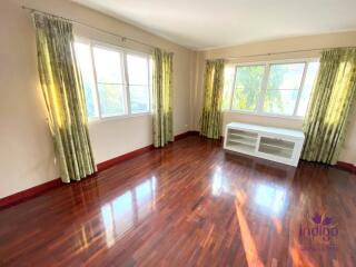 Beautiful large 3 bedroom house for sale in Moo Baan Wararom Kaew Nawarat Doi Saket Chiang Mai