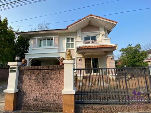 Beautiful large 3 bedroom house for sale in Moo Baan Wararom Kaew Nawarat Doi Saket Chiang Mai