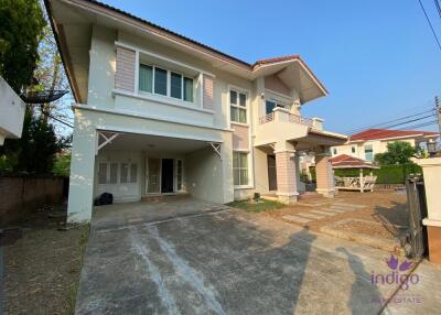 Beautiful large 3 bedroom house for sale in Moo Baan Wararom Kaew Nawarat Doi Saket Chiang Mai