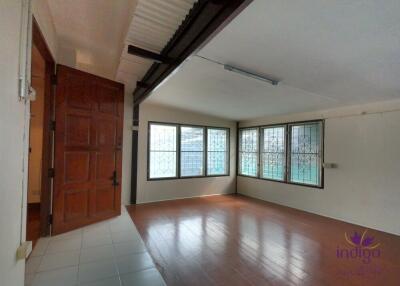 House for sale 6 Bedroom Ideal for a guest house or co-working space Wat Gate Chiangmai