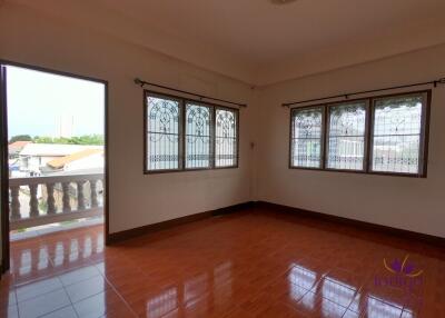 House for sale 6 Bedroom Ideal for a guest house or co-working space Wat Gate Chiangmai