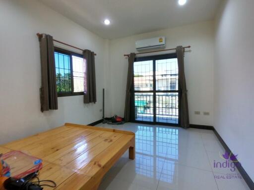 House for Sale in Chiang Mai City! 4 bedroom fully furnished Watgate Muang Chiangmai