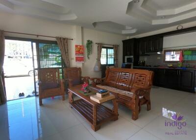 House for Sale in Chiang Mai City! 4 bedroom fully furnished Watgate Muang Chiangmai